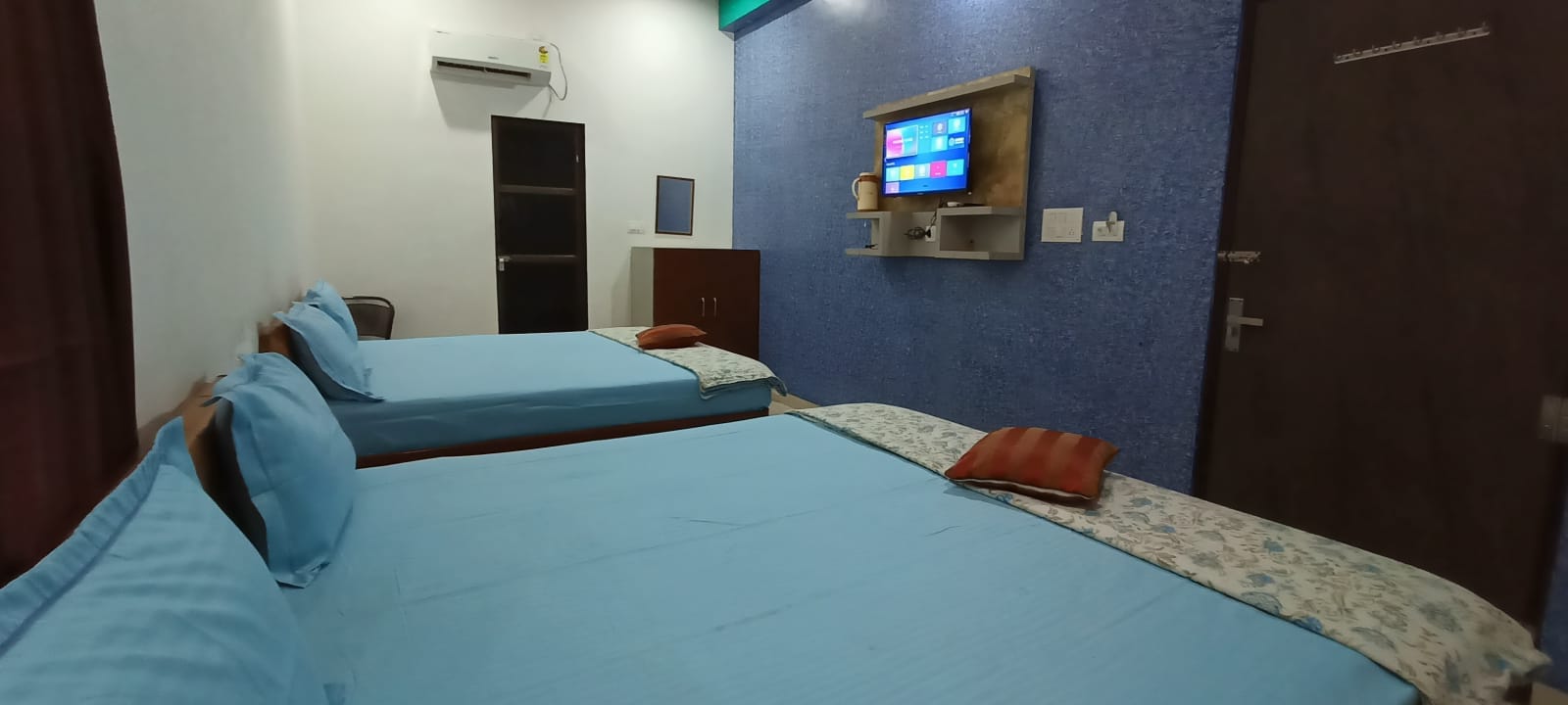 Hotel Dhanna Bhagat nearby Khatu Shyam ji Gallery
